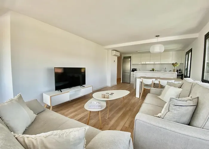 Lloguer30 Llevanti, Near The Sea Апартаменты